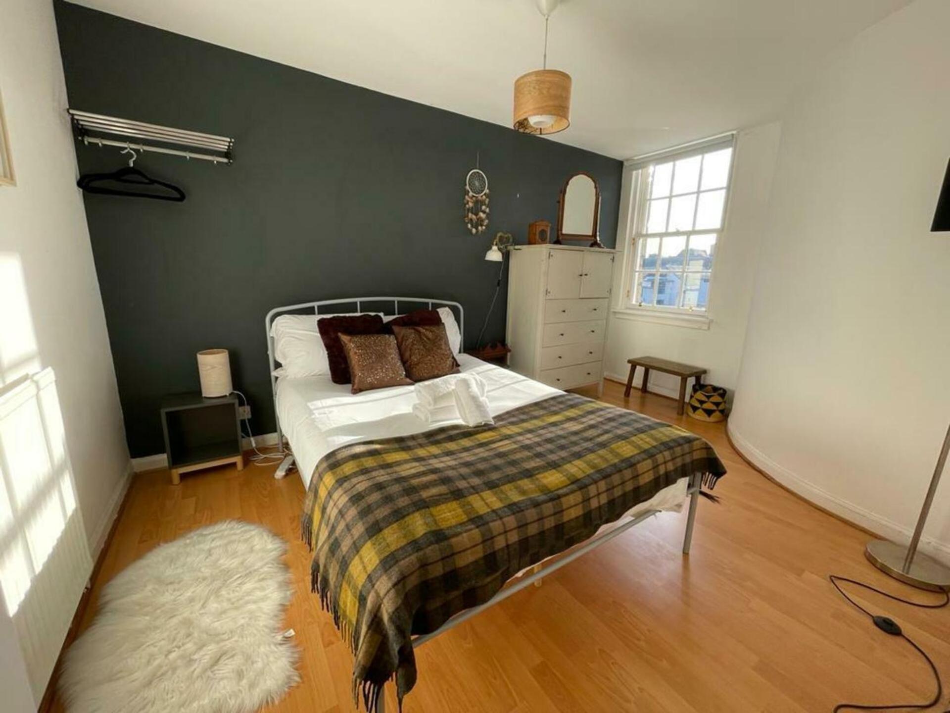Charming 3 Bedroom Apartment In The Heart Of Vibrant Old Town 爱丁堡 外观 照片